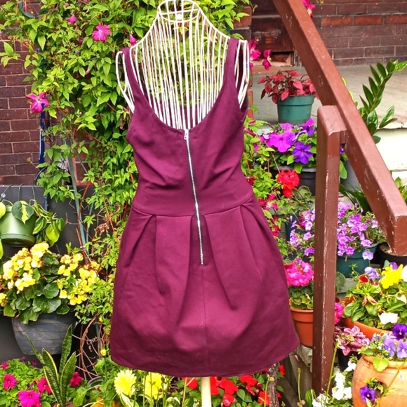 Beautiful Wilfred Dress - with POCKETS!! - Picture 2 of 3